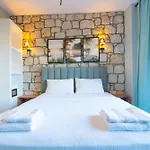 Karnelyan Alacati Hotel *