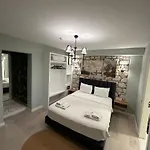 Karnelyan Alacati Hotel *