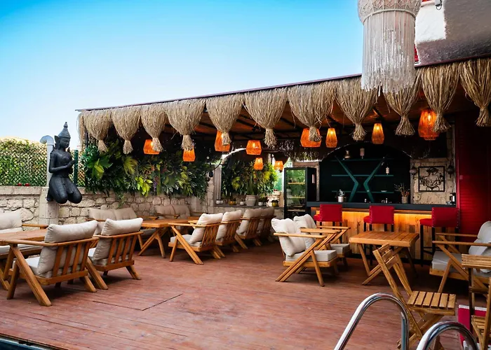 Karnelyan Alacati Кешме