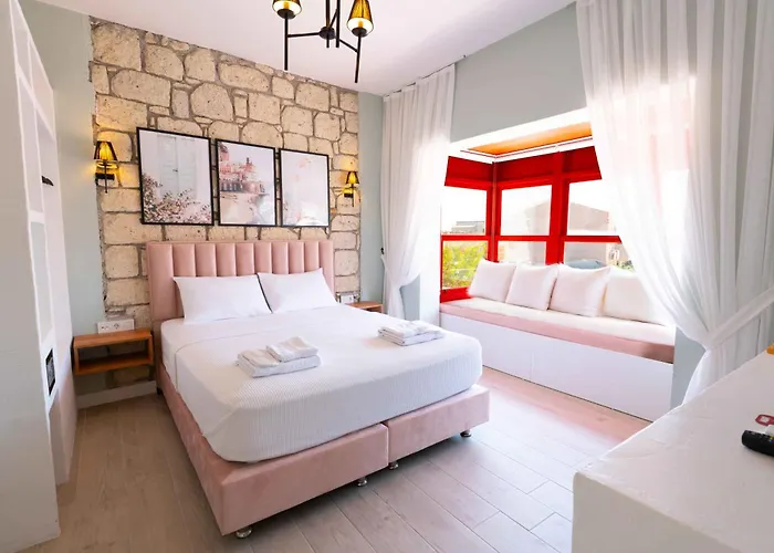 Karnelyan Alacati * Кешме