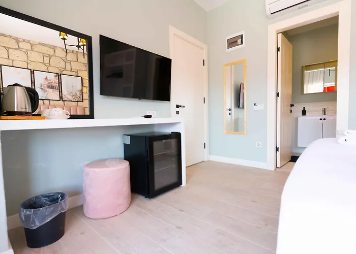 Отель Karnelyan Alacati Кешме