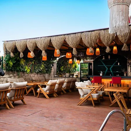 Karnelyan Alacati Çeşme