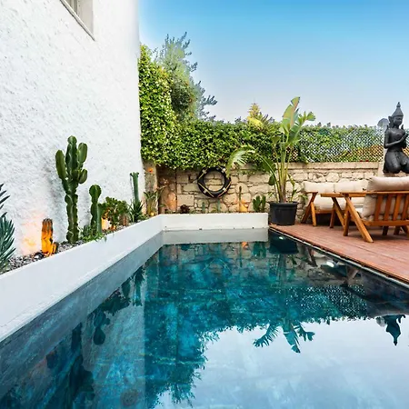 Karnelyan Alacati * Çeşme