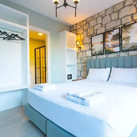 Karnelyan Alacati Çeşme