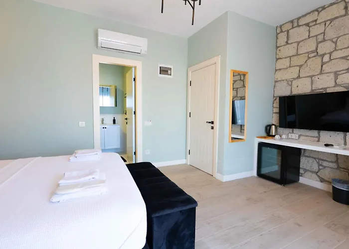 Karnelyan Alacati * Çeşme